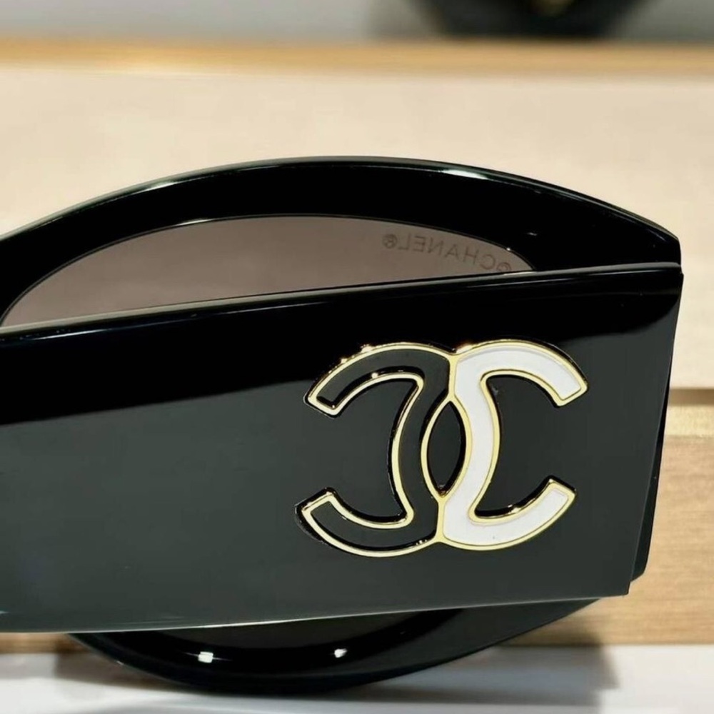 Preloved CHANEL Black Sunglasses - Picture 6 of 8